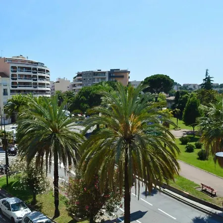 Antibes, 2 Pieces, 4 Personnes - Fr-1-252-123 Antibes