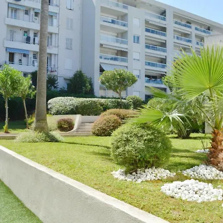 Antibes, 2 Pieces, 4 Personnes - Fr-1-252-123 Daire *